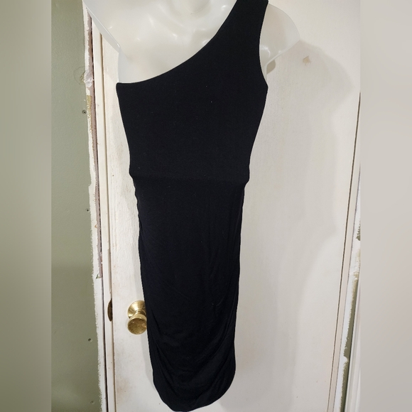 Super cute Kismet LBD! Sz Med, off the shoulder, in like new condition. - Picture 3 of 5